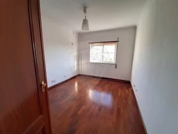 Apartamento T2 para Venda em Rio de Mouro