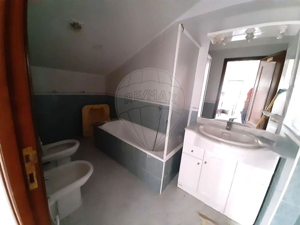 Apartamento T2 para Venda em Rio de Mouro Foto 12