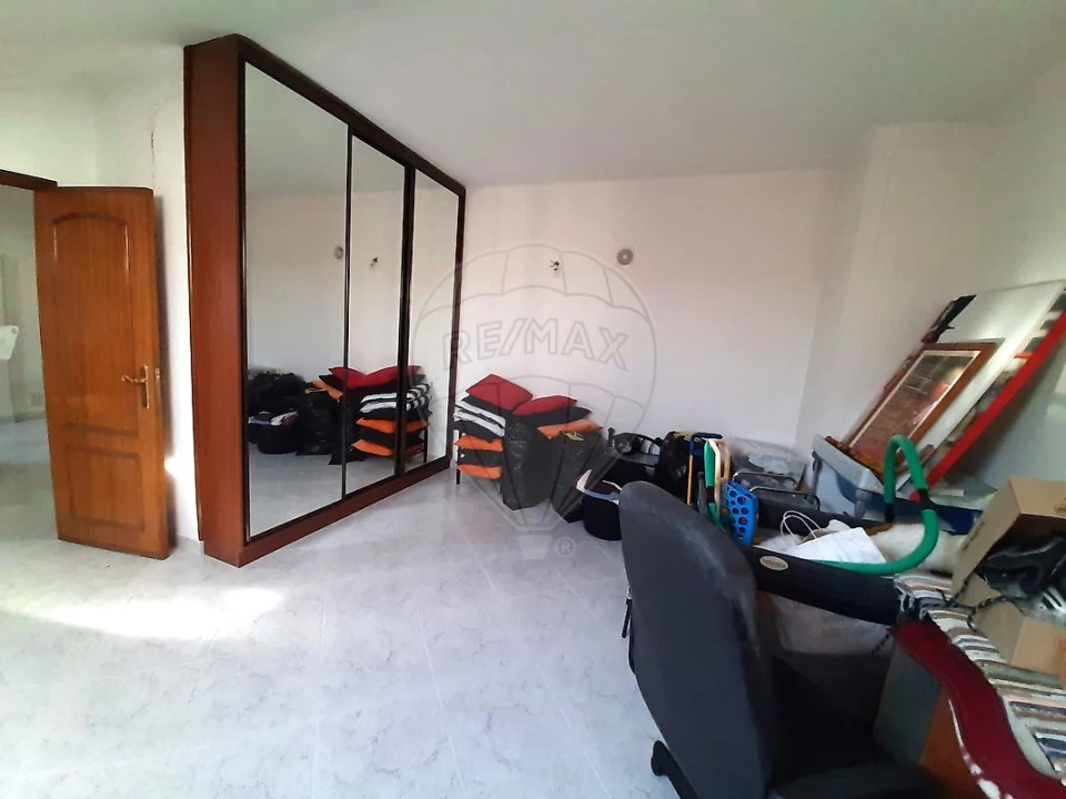 Apartamento T2 para Venda em Rio de Mouro Foto 13