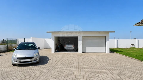 Moradia T5 para Venda em Oliveirinha