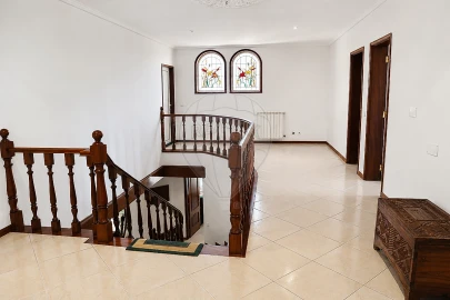 Moradia T5 para Venda em Oliveirinha