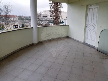 Moradia T5 para Venda em Oliveirinha