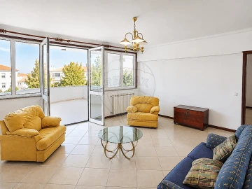 Moradia T5 para Venda em Oliveirinha
