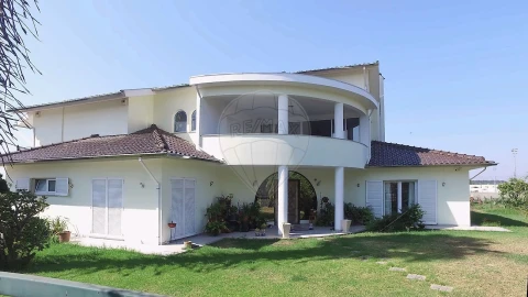 Moradia T5 para Venda em Oliveirinha