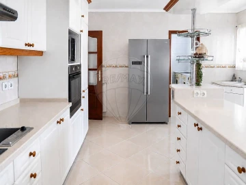 Moradia T5 para Venda em Oliveirinha