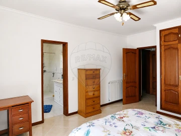 Moradia T5 para Venda em Oliveirinha