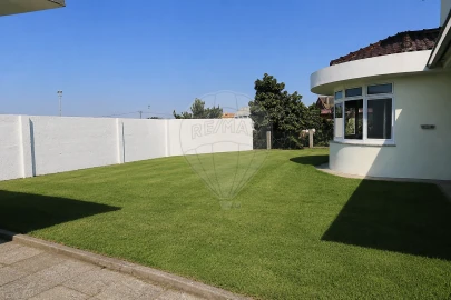 Moradia T5 para Venda em Oliveirinha