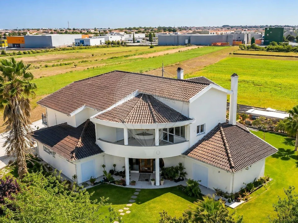 Moradia T5 para Venda em Oliveirinha Foto 4