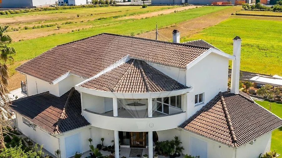 Moradia T5 para Venda em Oliveirinha