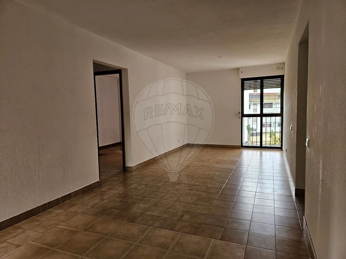 Apartamento T2 para Venda em Corroios Foto 6