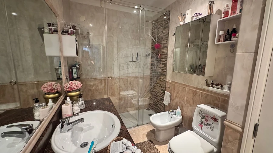 Apartamento T2 para Venda em Oliveira do Douro Foto 3