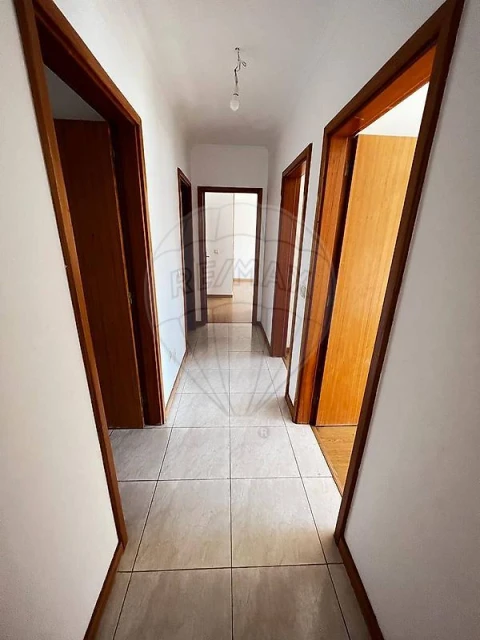 Apartamento T3 para Venda em O. Azeméis, Riba-Ul, Ul, Macinhata Seixa, Madail
