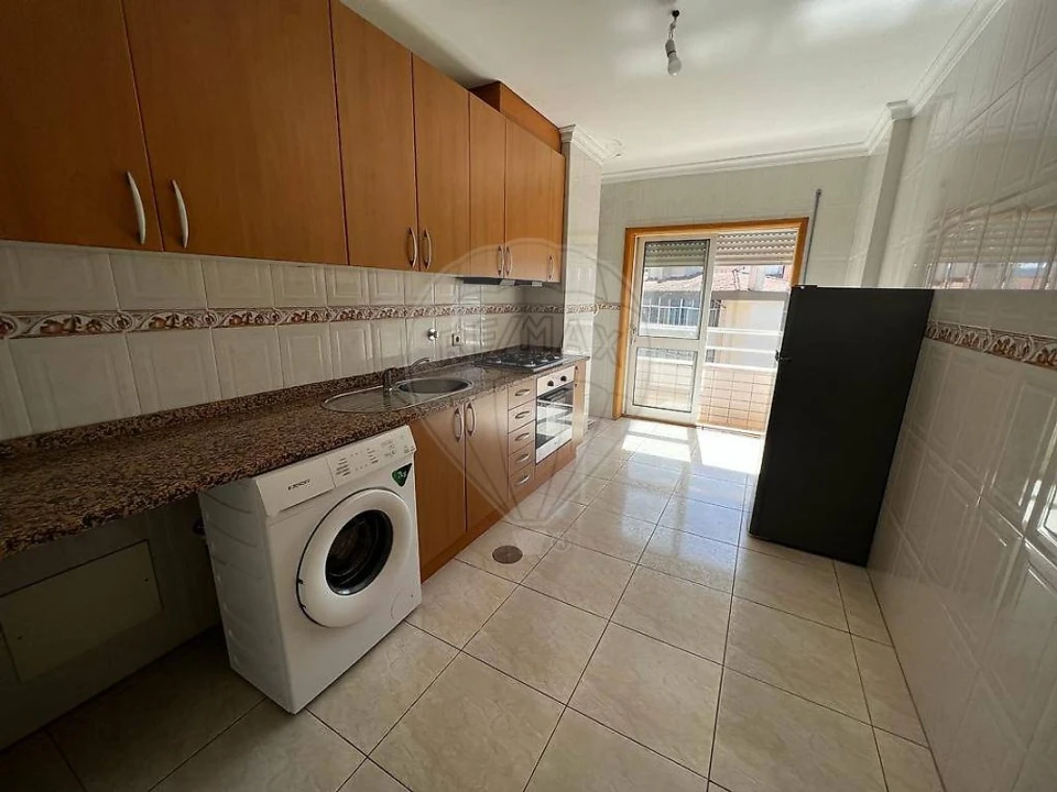 Apartamento T3 para Venda em O. Azeméis, Riba-Ul, Ul, Macinhata Seixa, Madail Foto 5