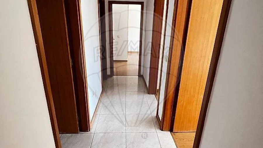 Apartamento T3 para Venda em O. Azeméis, Riba-Ul, Ul, Macinhata Seixa, Madail