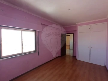Apartamento T3 para Venda em Carregado e Cadafais