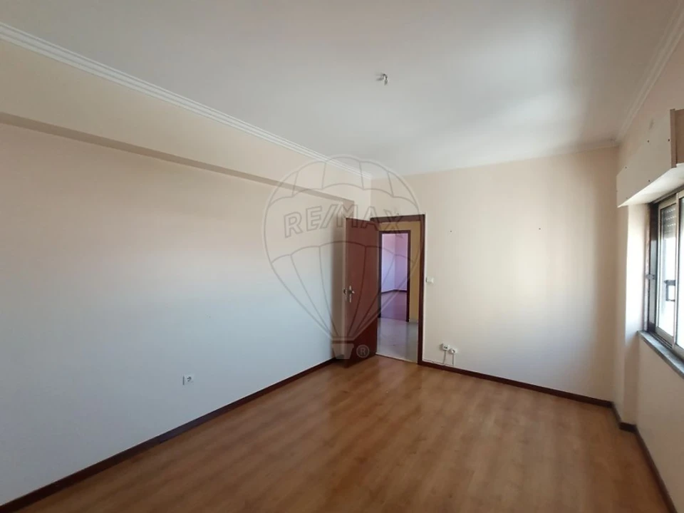 Apartamento T3 para Venda em Carregado e Cadafais Foto 4