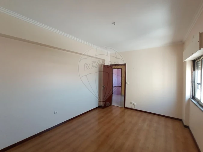Apartamento T3 para Venda em Carregado e Cadafais Foto 4