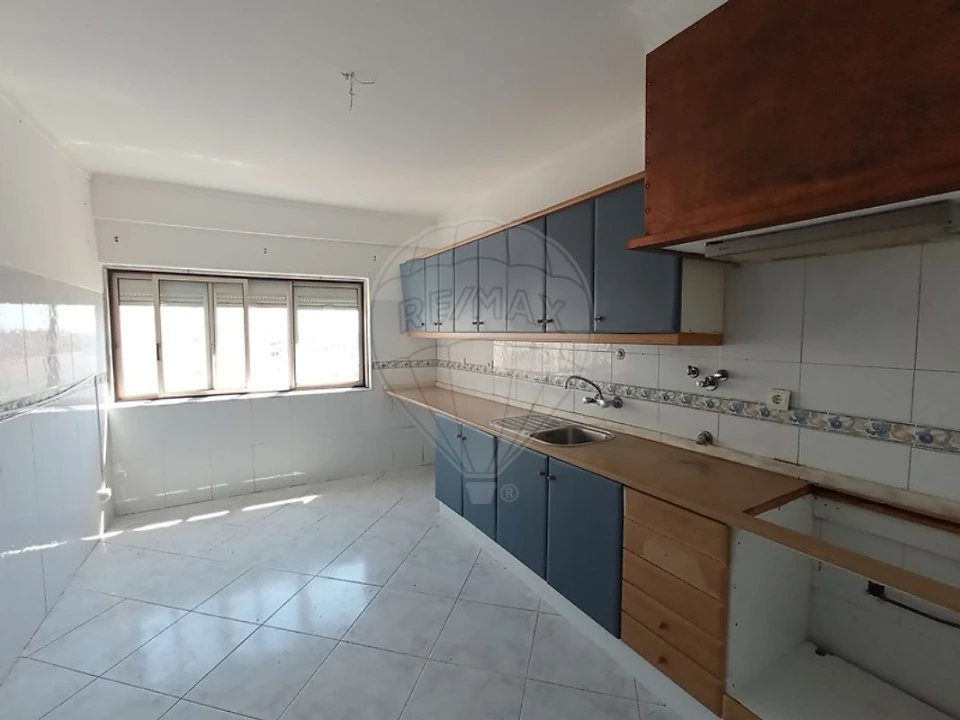 Apartamento T3 para Venda em Carregado e Cadafais Foto 6