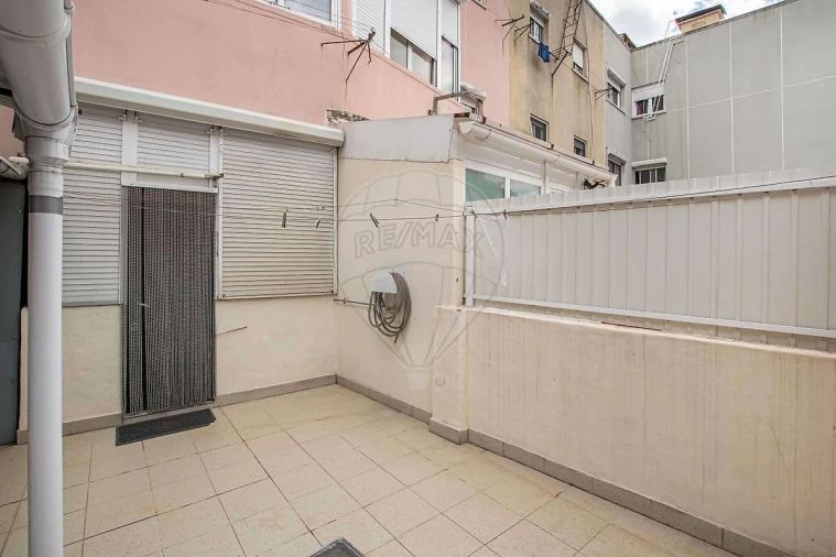 Apartamento T2 para Venda em Moscavide e Portela Foto 13