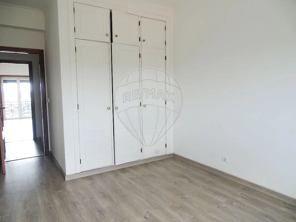 Apartamento T3 para Arrendamento em Vila Nova da Barquinha Foto 11