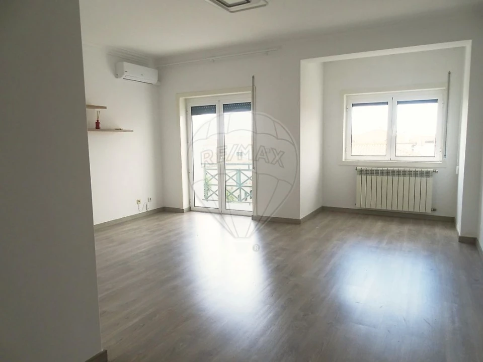 Apartamento T3 para Arrendamento em Vila Nova da Barquinha Foto 4