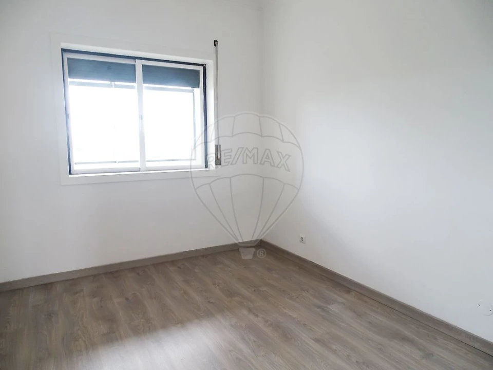 Apartamento T3 para Arrendamento em Vila Nova da Barquinha Foto 8