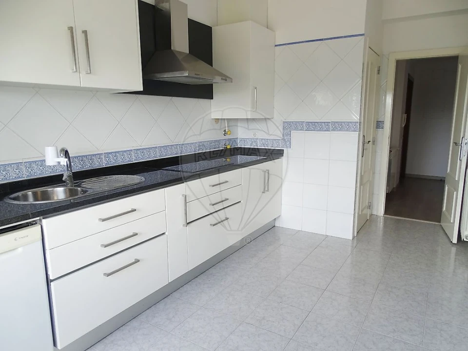 Apartamento T3 para Arrendamento em Vila Nova da Barquinha Foto 17