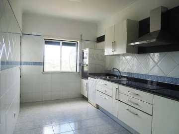 Apartamento T3 para Arrendamento em Vila Nova da Barquinha