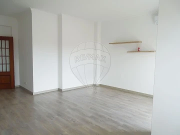 Apartamento T3 para Arrendamento em Vila Nova da Barquinha