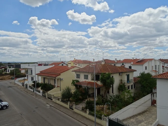 Apartamento T3 para Arrendamento em Vila Nova da Barquinha Foto 7