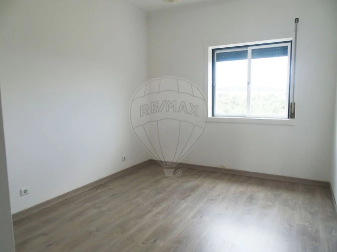 Apartamento T3 para Arrendamento em Vila Nova da Barquinha Foto 10