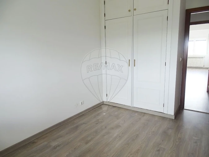 Apartamento T3 para Arrendamento em Vila Nova da Barquinha Foto 9