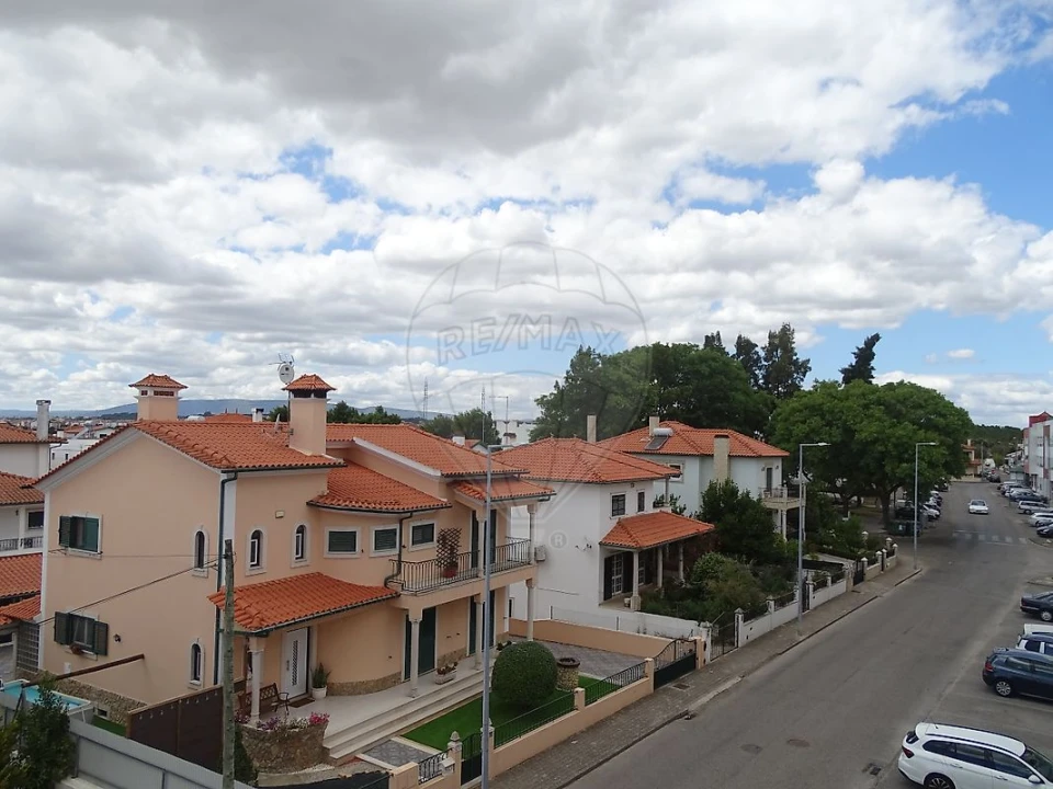 Apartamento T3 para Arrendamento em Vila Nova da Barquinha Foto 6