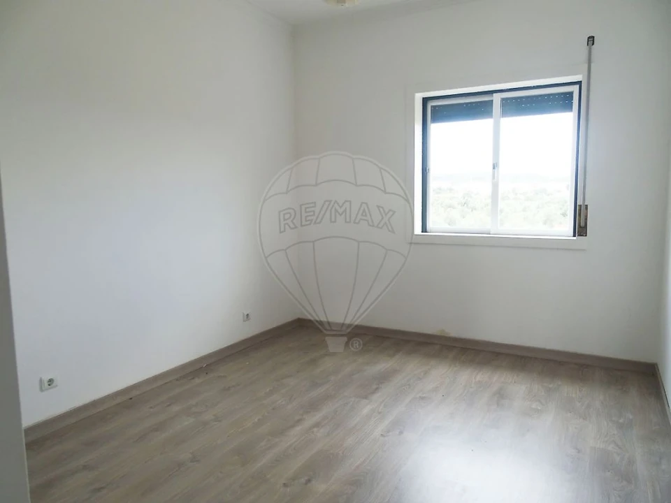 Apartamento T3 para Arrendamento em Vila Nova da Barquinha Foto 10