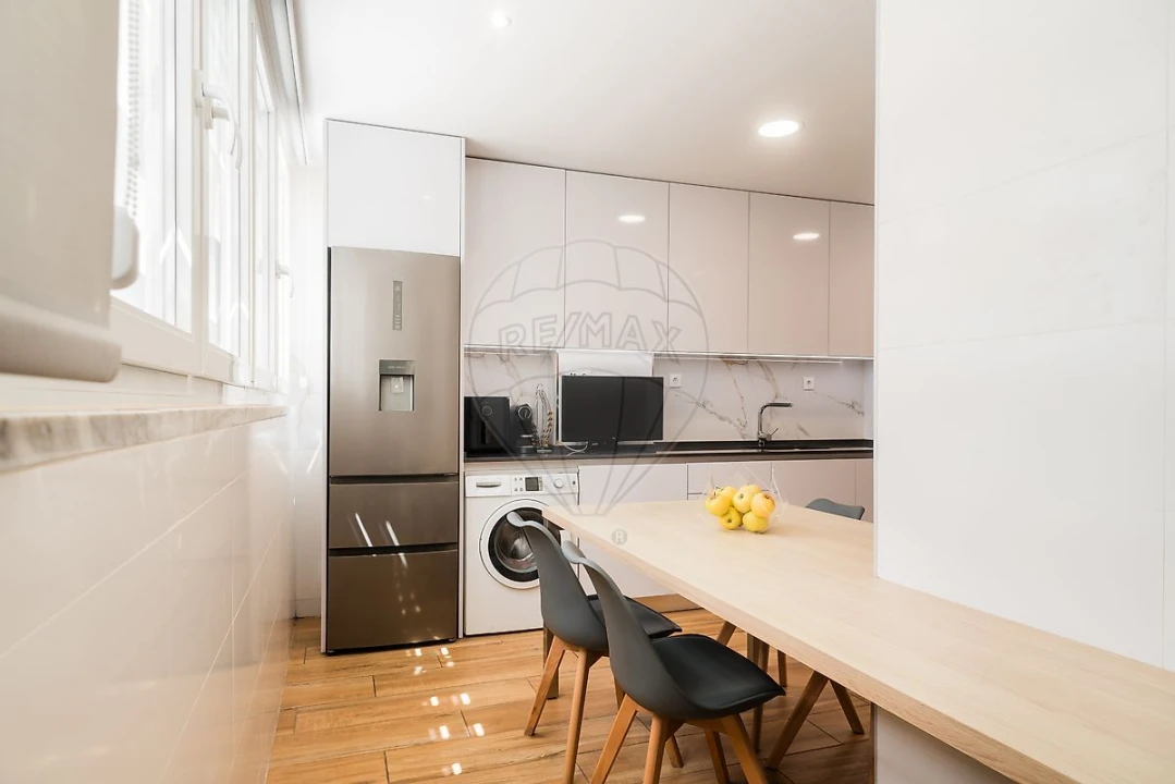 Apartamento T4 para Venda em Alvalade Foto 25