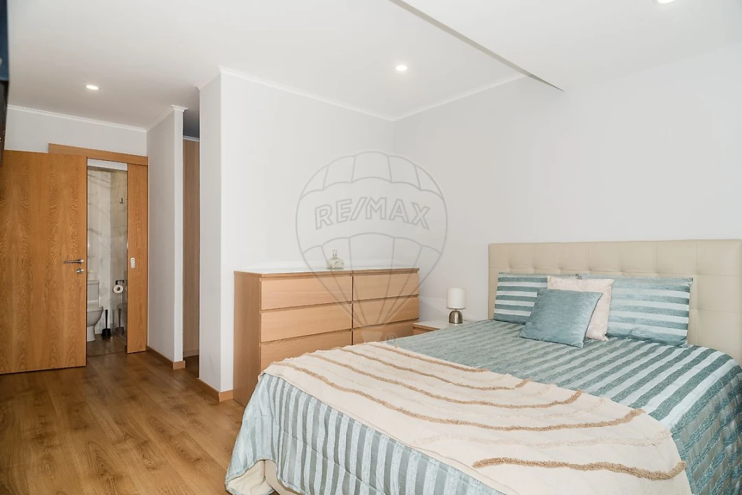 Apartamento T4 para Venda em Alvalade Foto 7