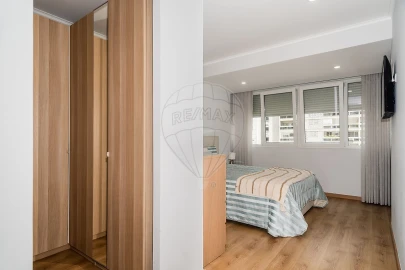 Apartamento T4 para Venda em Alvalade