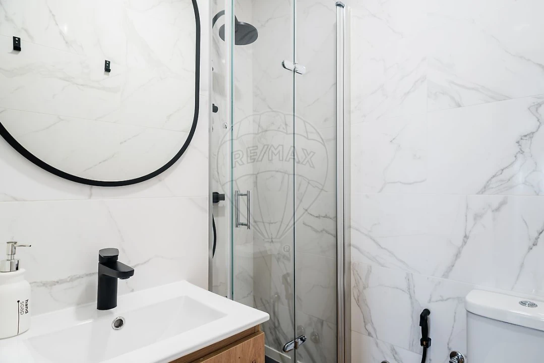 Apartamento T4 para Venda em Alvalade Foto 6