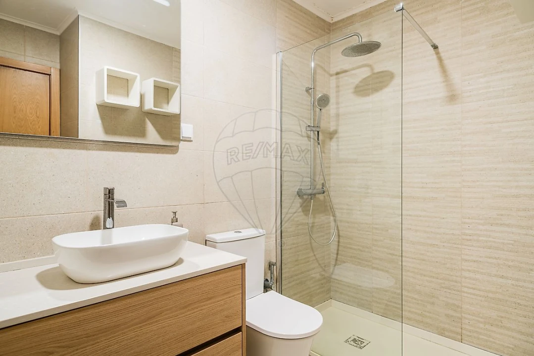 Apartamento T4 para Venda em Alvalade Foto 15