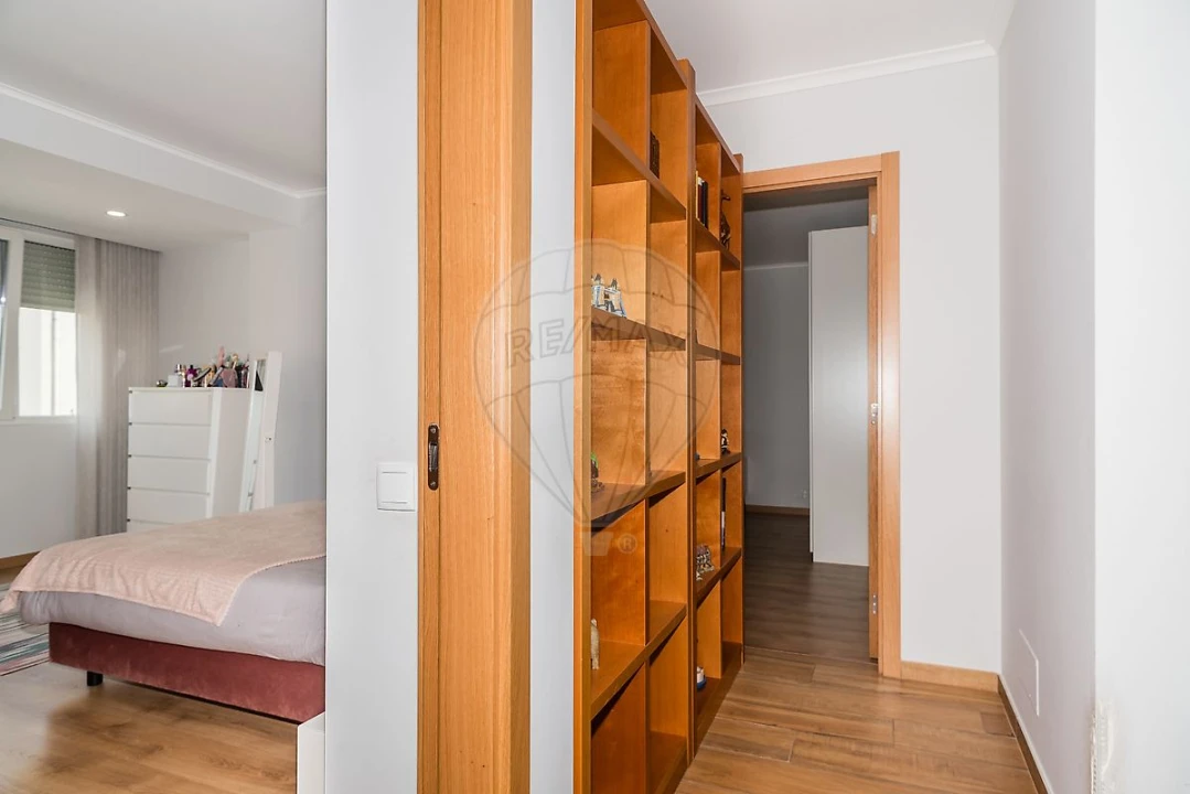 Apartamento T4 para Venda em Alvalade Foto 10