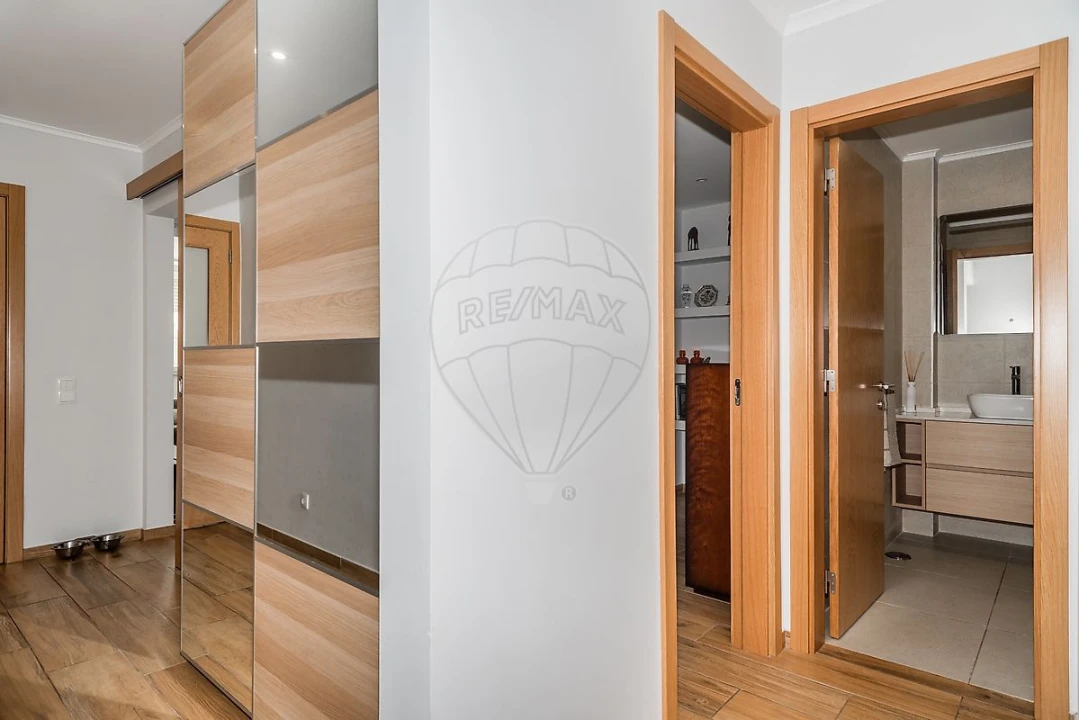 Apartamento T4 para Venda em Alvalade Foto 14