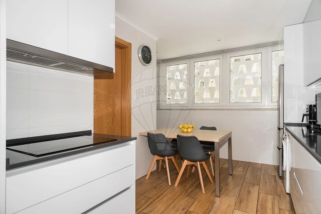 Apartamento T4 para Venda em Alvalade Foto 21