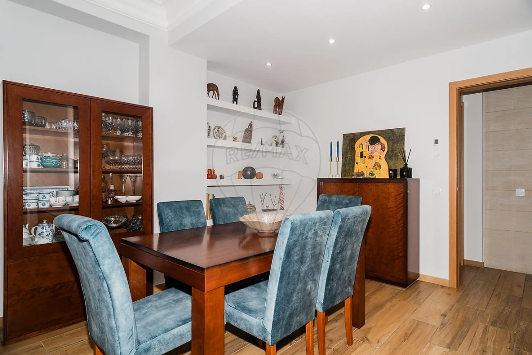 Apartamento T4 para Venda em Alvalade Foto 18