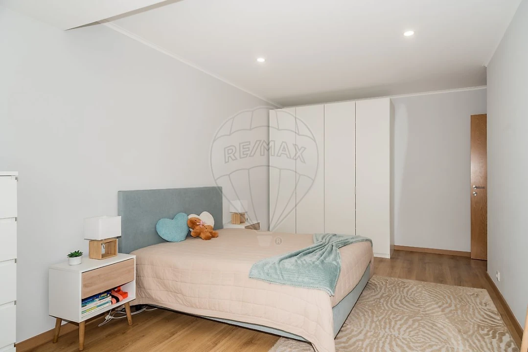 Apartamento T4 para Venda em Alvalade Foto 3