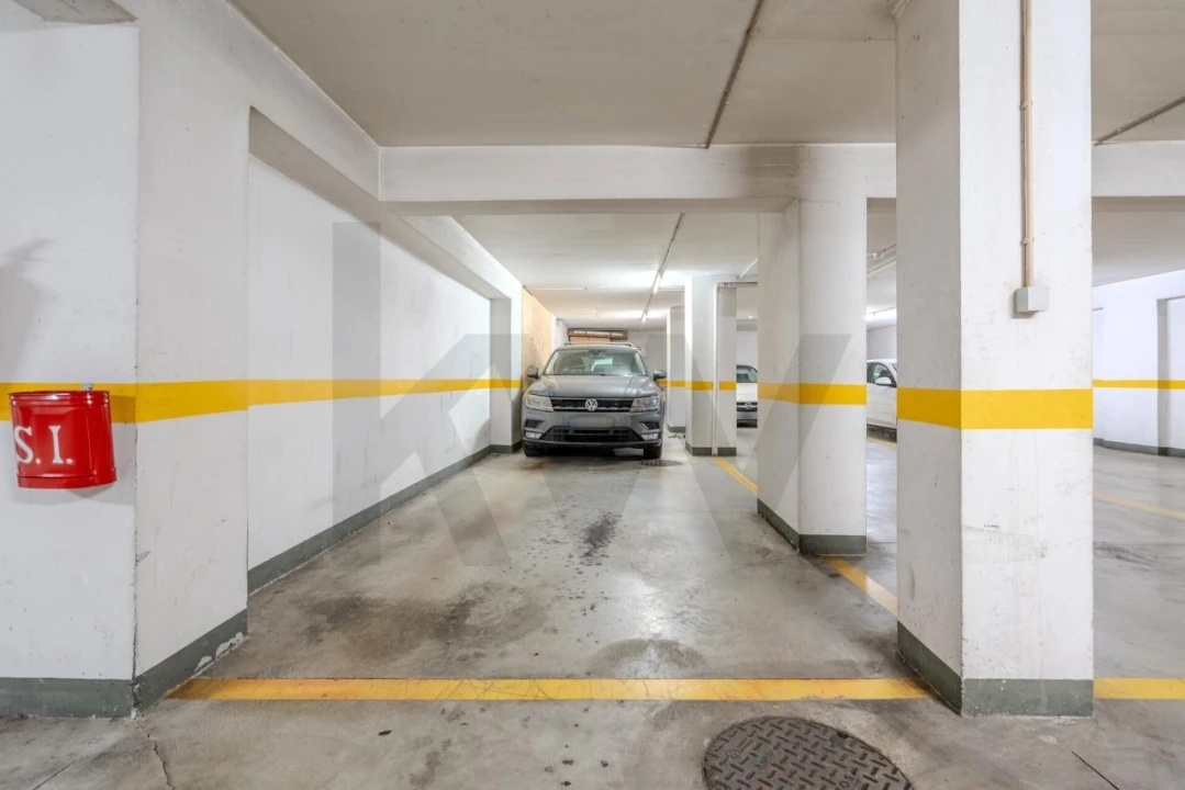 Apartamento T3 para Venda em Carnaxide e Queijas Foto 38