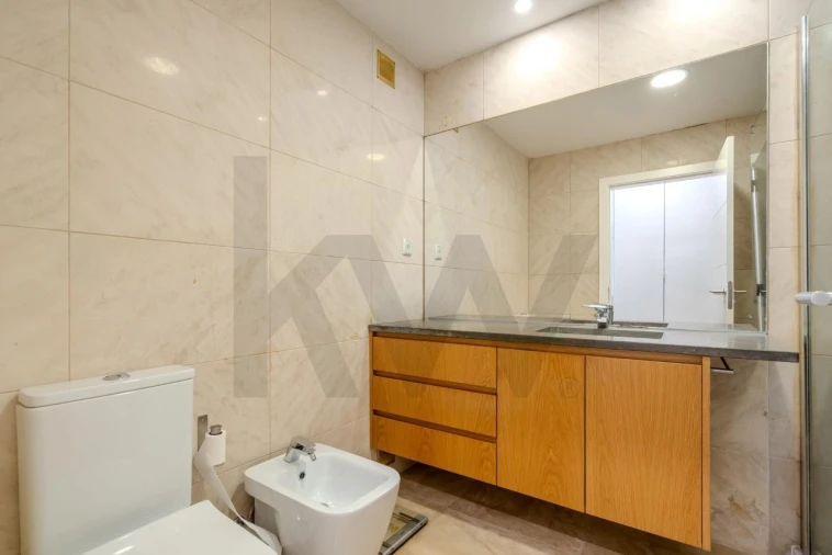 Apartamento T3 para Venda em Carnaxide e Queijas Foto 32