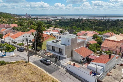 Moradia T4 para Venda em Alverca do Ribatejo e Sobralinho