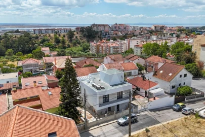 Moradia T4 para Venda em Alverca do Ribatejo e Sobralinho