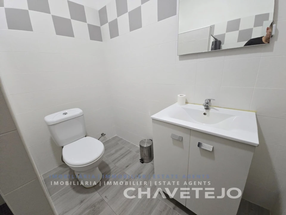 Apartamento T2 para Venda em São João Baptista e Santa Maria dos Olivais Foto 14