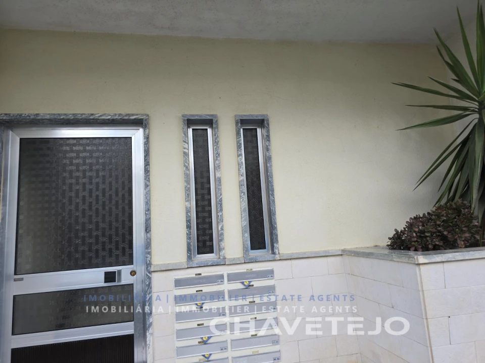 Apartamento T2 para Venda em São João Baptista e Santa Maria dos Olivais Foto 31